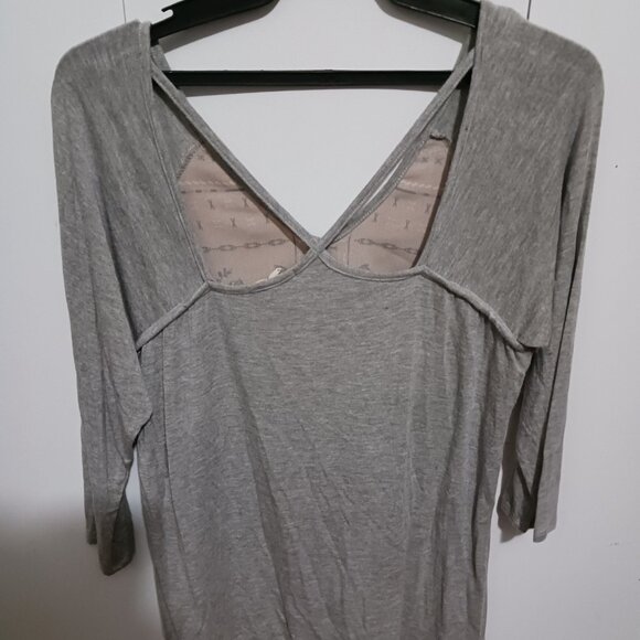 Maurices 3/4 Sleeve Top with Printed Front and Criss-Cross Back Women's Size S - Picture 2 of 4